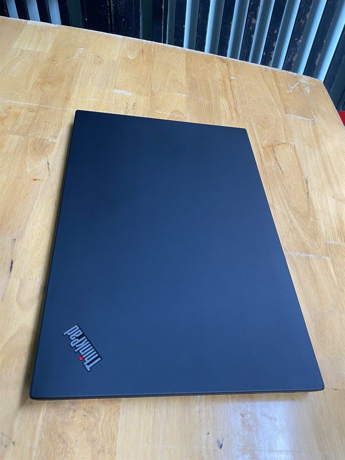 Lenovo Thinkpad T590 Core I7 (1)