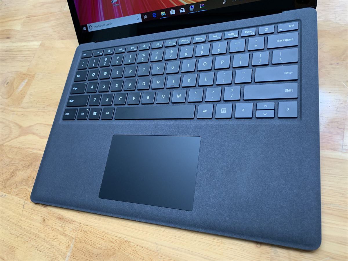 Surface Laptop 2 Black 6