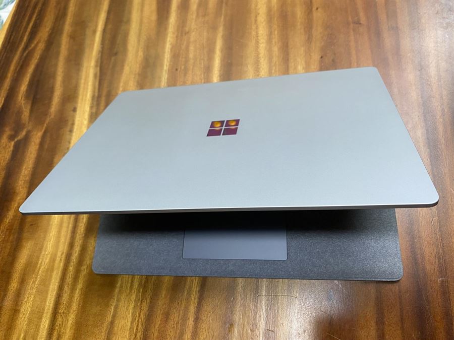 Surface Laptop 1 7