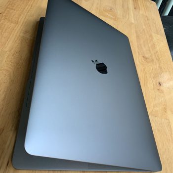 Macbook Pro 2018 Touchbar Grey 15in 17