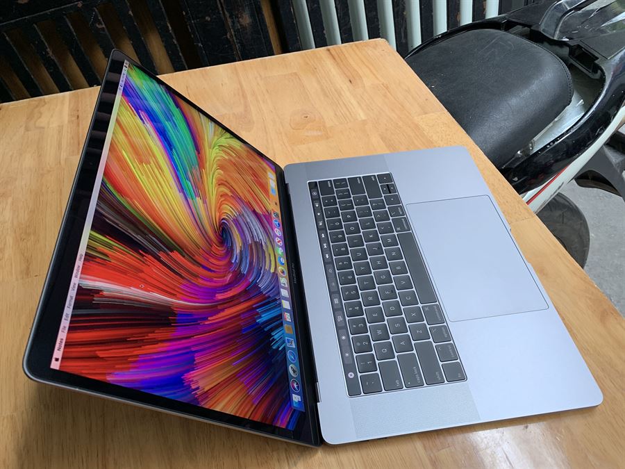 Macbook Pro 2018 Touchbar Grey 15in 7