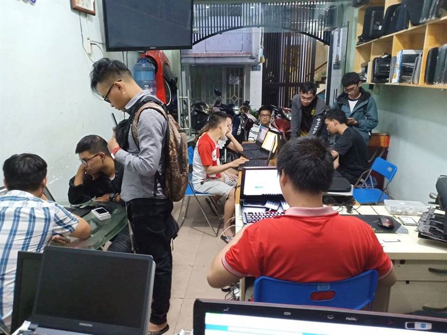 Laptop Gia Re Ho Chi Minh 2