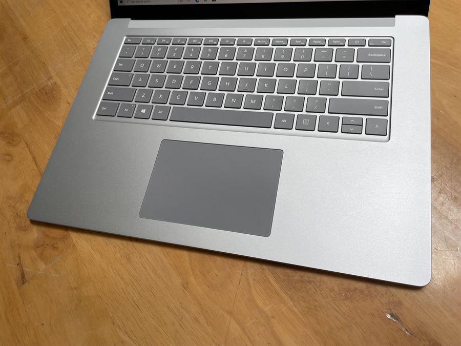 Surface Laptop 4 15inch 9