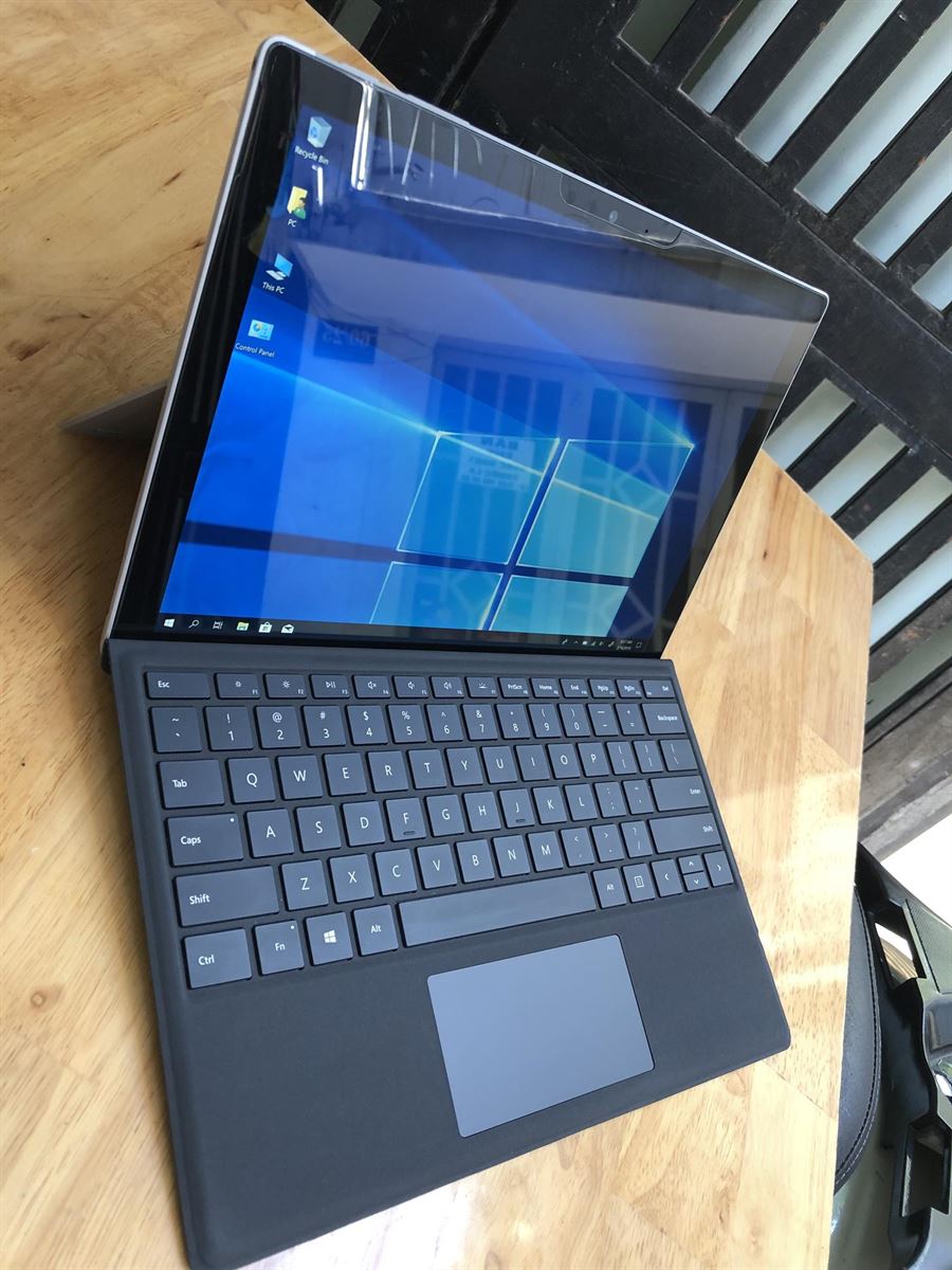 Microsoft Surface Pro 6 Core i7 – 8650u, 16G, SSD 1TB, 3K IPS 