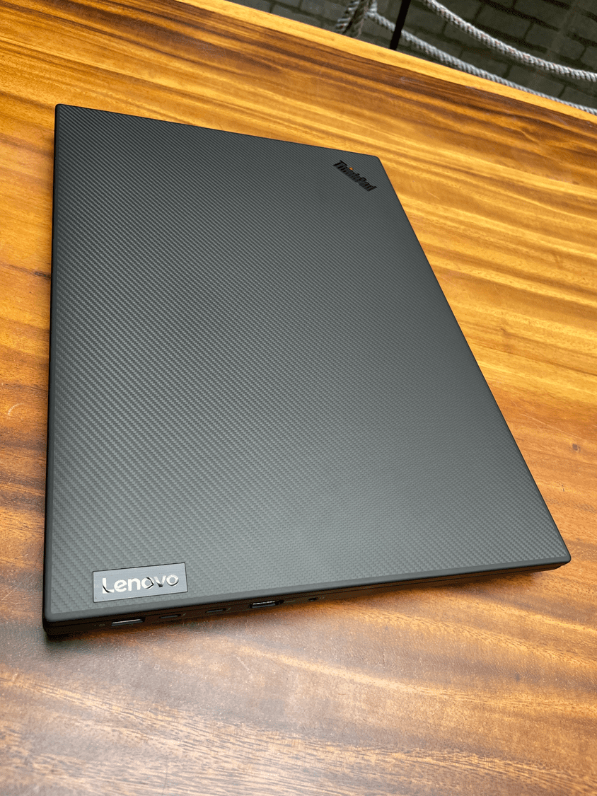 Lenovo Thinkpad P1 Gen 4 Core I7 4k (4)