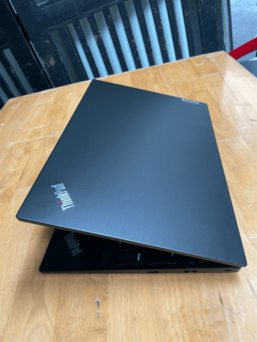 Lenovo Thinkpad E15 Gen 2 Ryzen 7 (1)