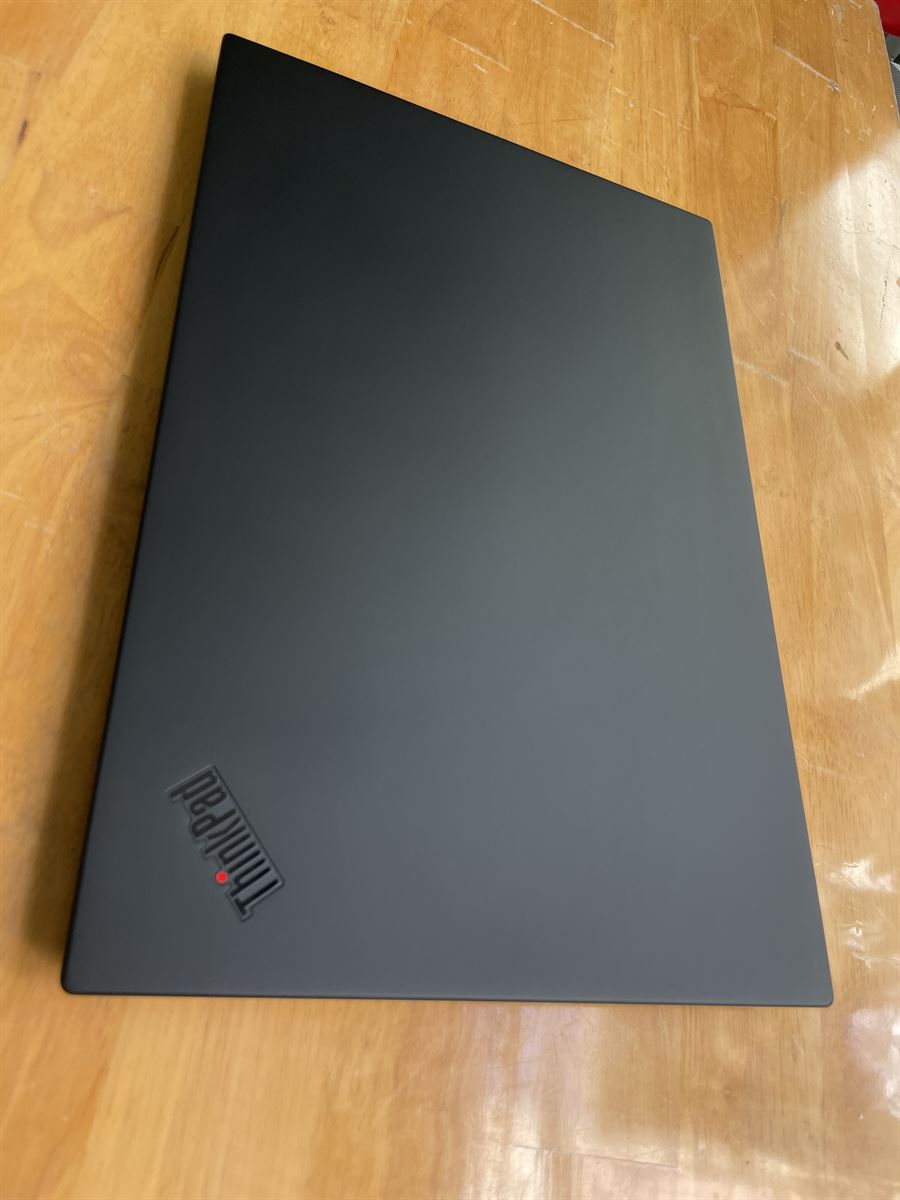 Lenovo Thinkpad P1 Core I7 4k (2)