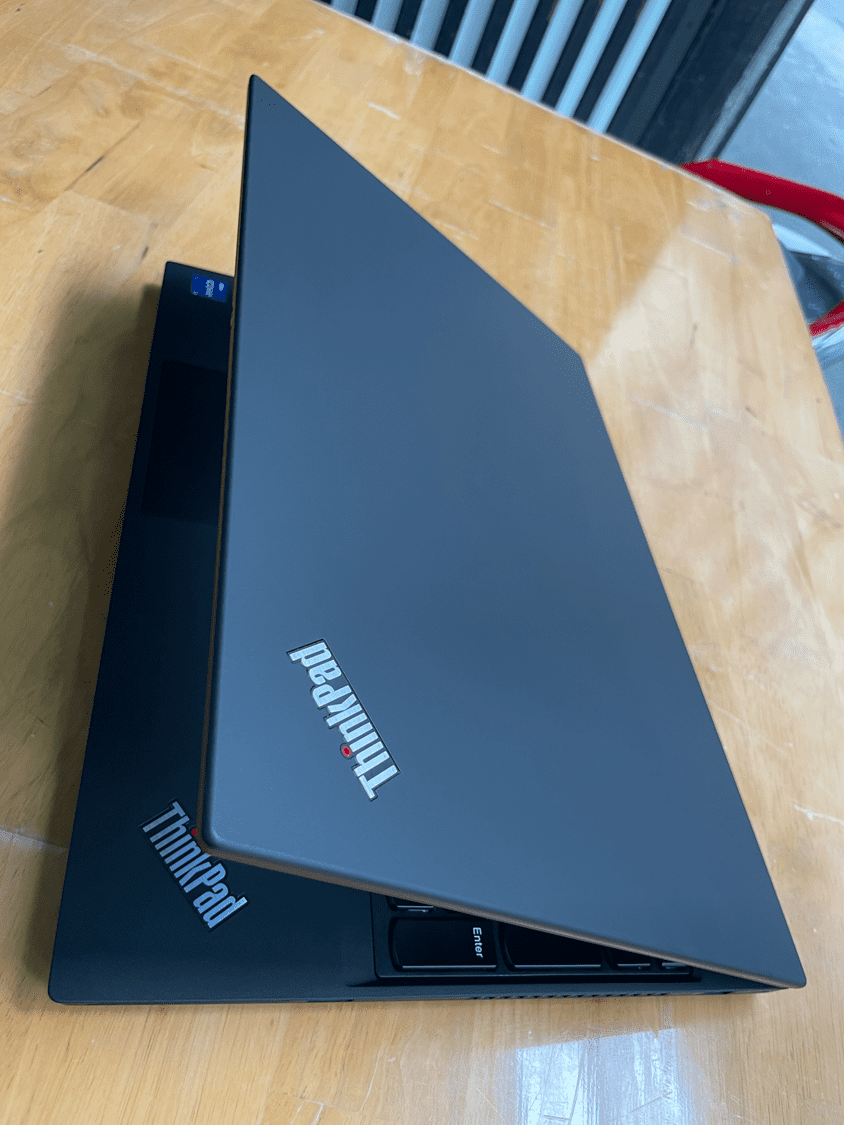 Lenovo Thinkpad T15 Gen 2 Core I7 11th (1)