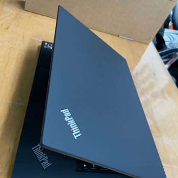 Lenovo Thinkpad P14s Gen 2 Ryzen 7 (1)
