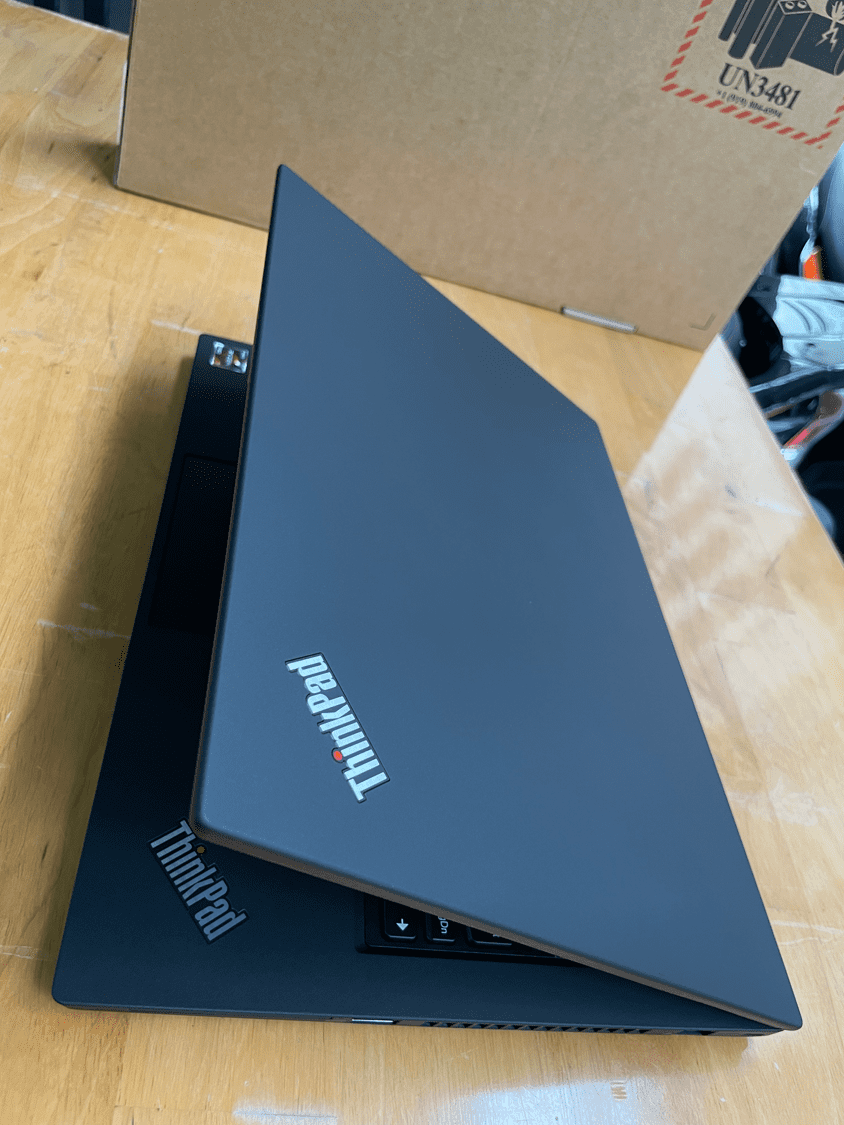 Lenovo Thinkpad P14s Gen 2 Ryzen 7 (1)