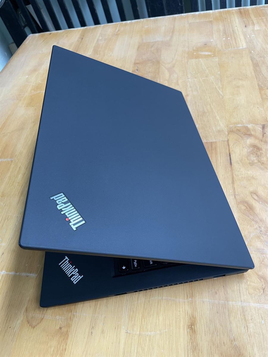 Lenovo Thinkpad T490 Core I7 10th (2)