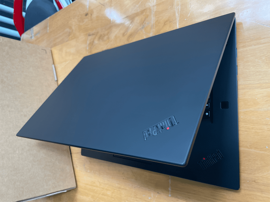 Lenovo Thinkpad P1 Gen 3 Xeon (2)