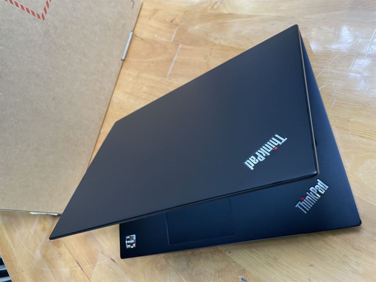 Lenovo Thinkpad T14s Ryzen 7 (1)