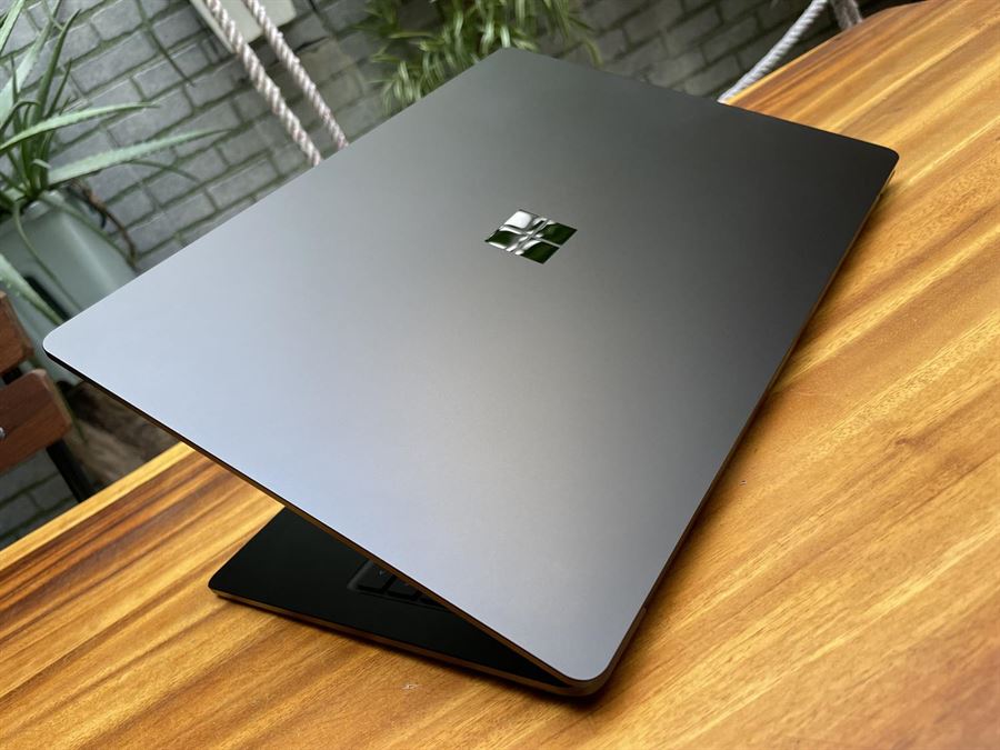Surface Laptop 4 10