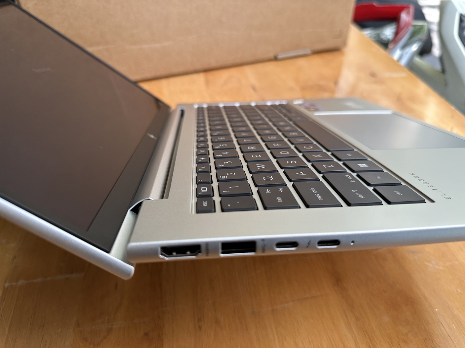 Cổng kết nối HP Elitebook 840 G9