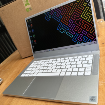 Razer-Blade-Stealth-13-Mecury-White